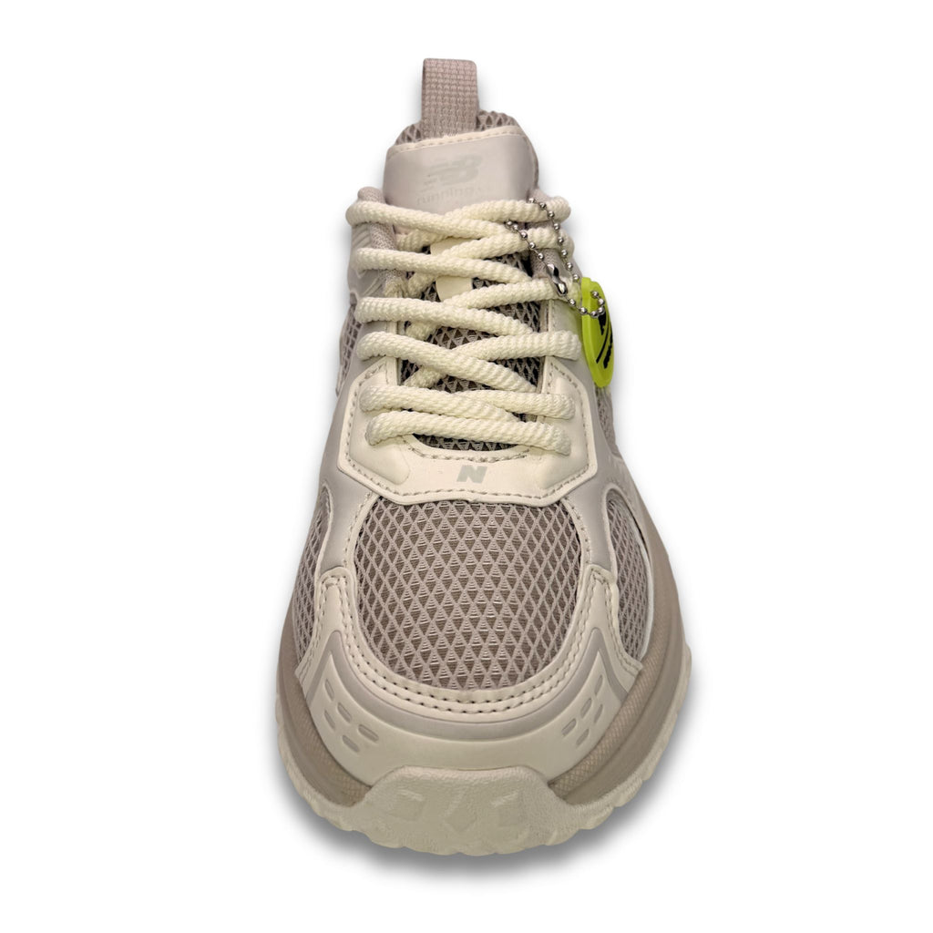Tenis Mujer New Balance 530 Plus Beige