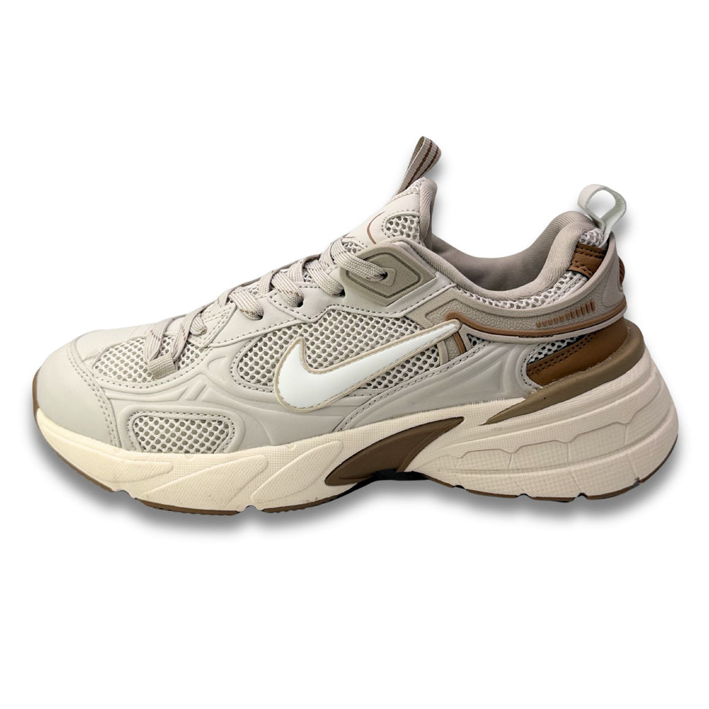 Tenis Nike V2K Run Marfil