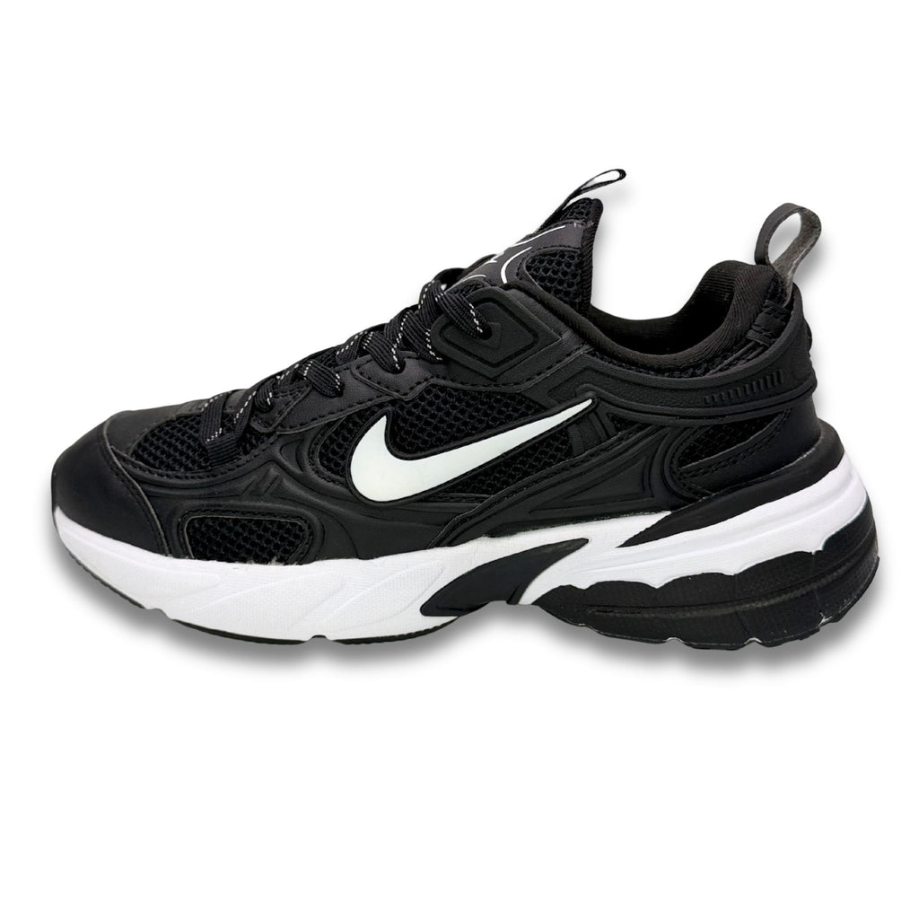 Tenis Nike V2K Run Black And White