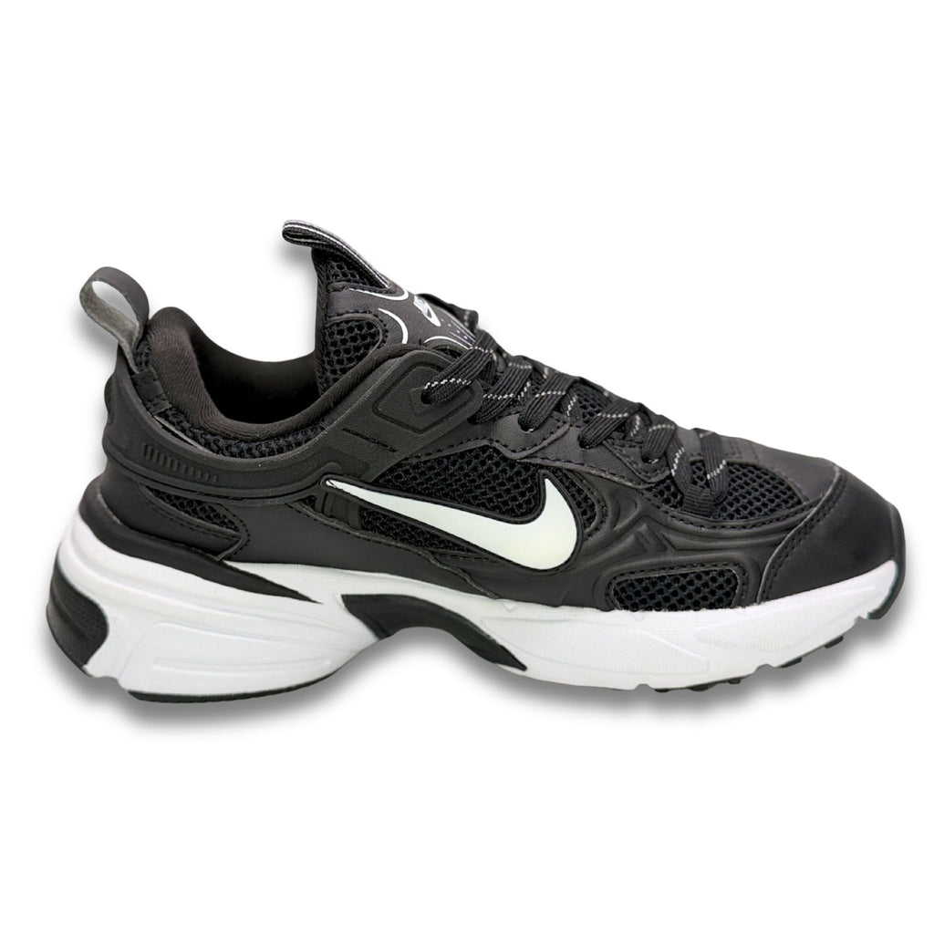 Tenis Nike V2K Run Black And White