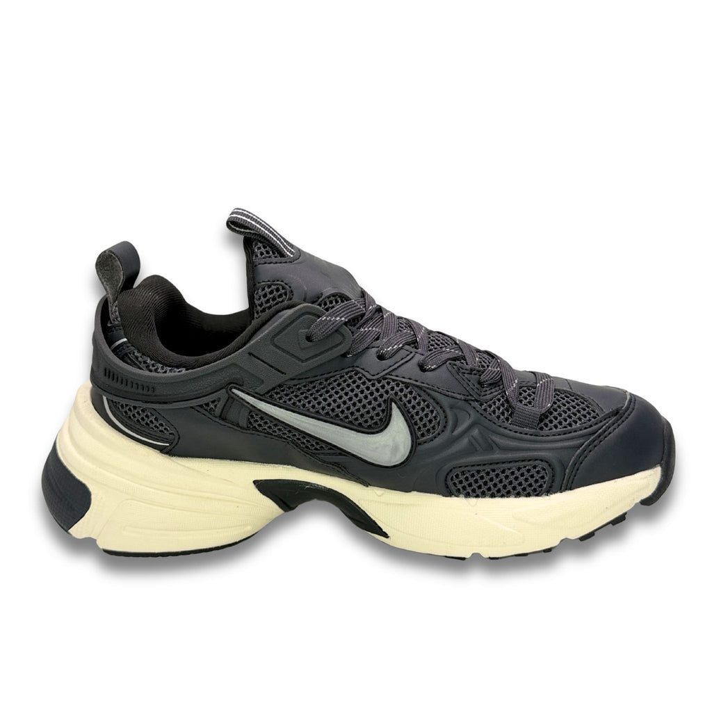 Tenis Mujer Nike V2K Run Black Unisex